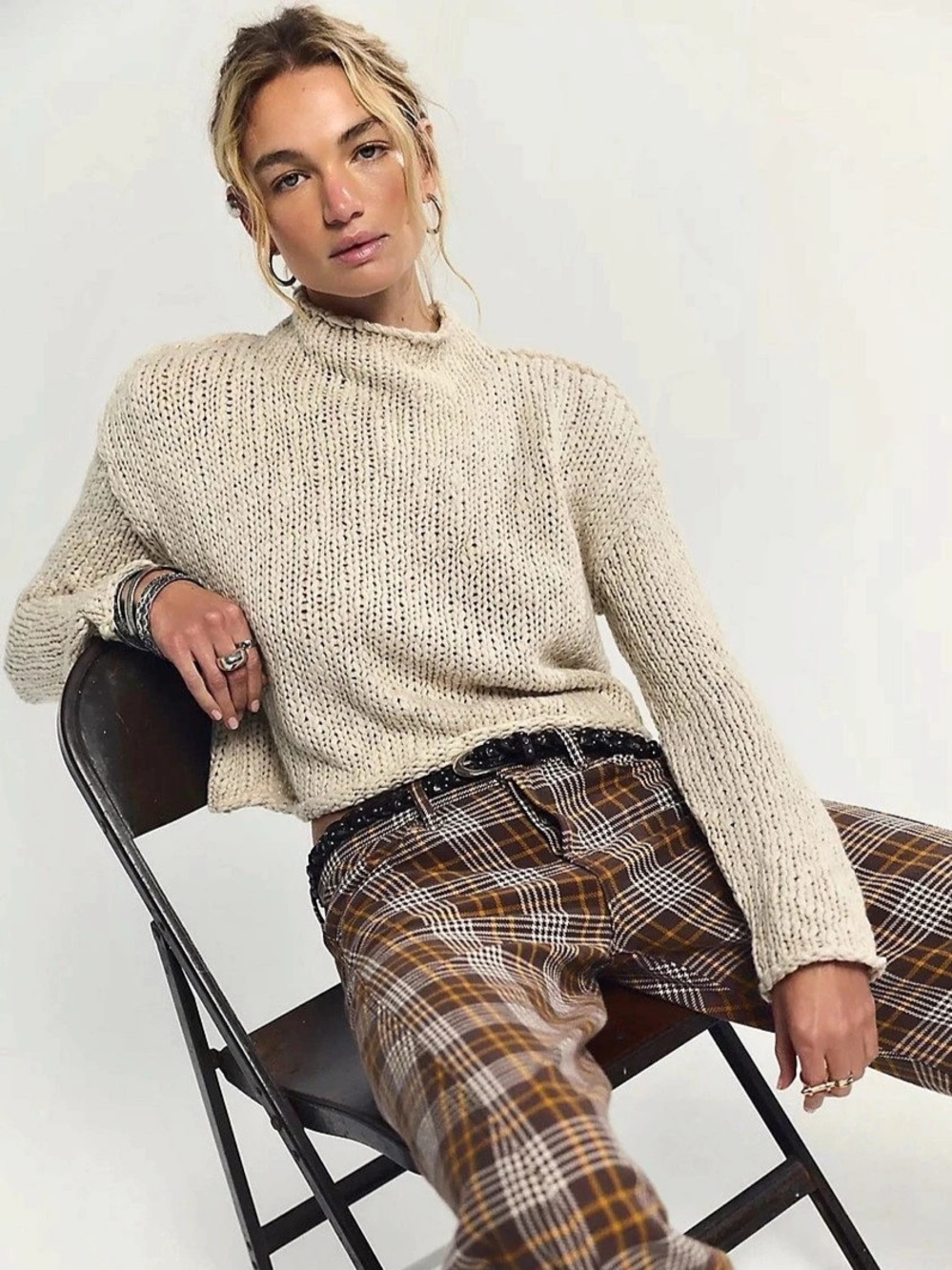 Cream Knit Crew Neck Sweater Like New